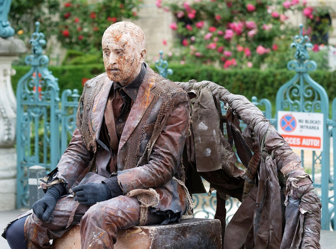 The Supporting Actors Who Steal the Show